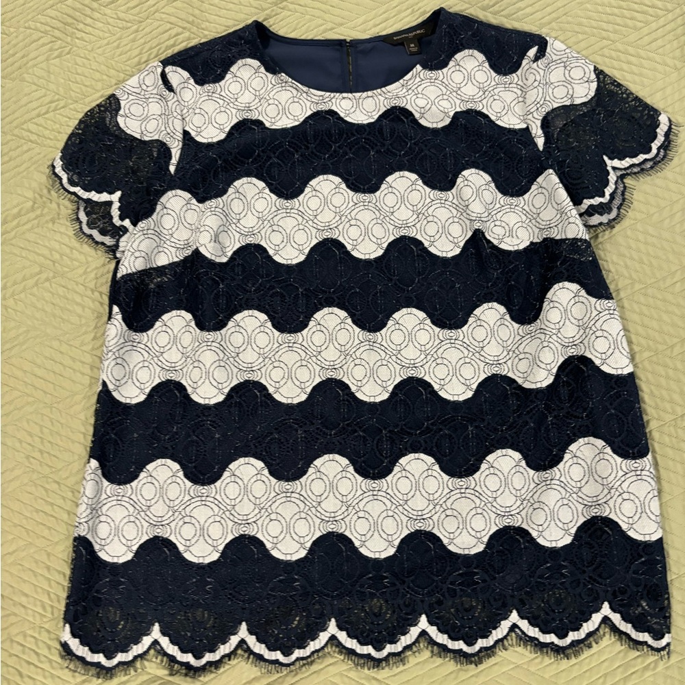 Banana Republic Blouse size Medium